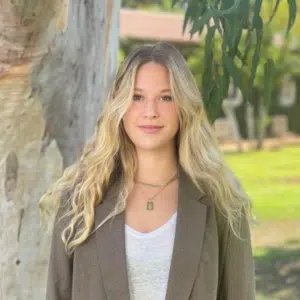 Picture of daniella shamir